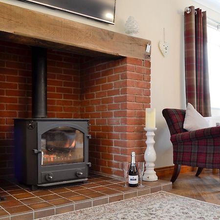 Castle View Villa Llanbadarn Fynydd ภายนอก รูปภาพ
