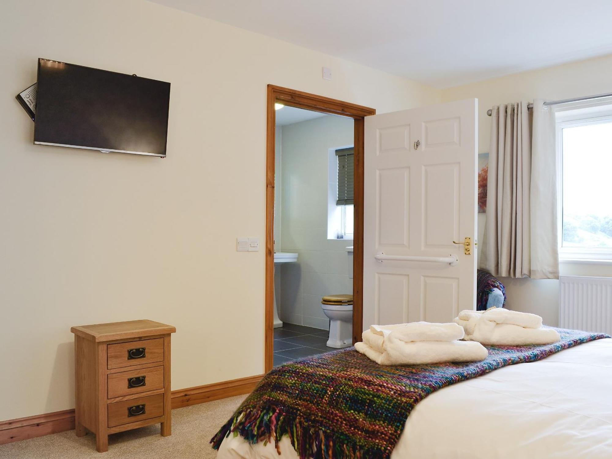 Castle View Villa Llanbadarn Fynydd ภายนอก รูปภาพ